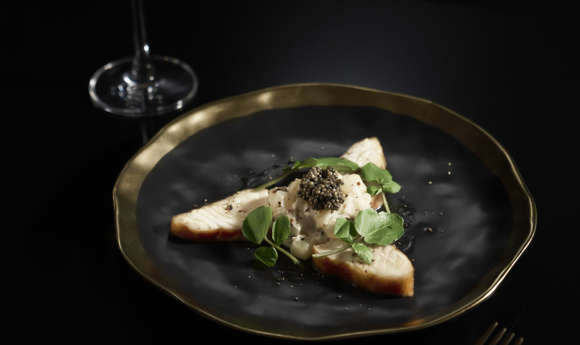 Nghệ thuật thưởng thức Caviar – Đẳng cấp đến từ chi tiết nhỏ